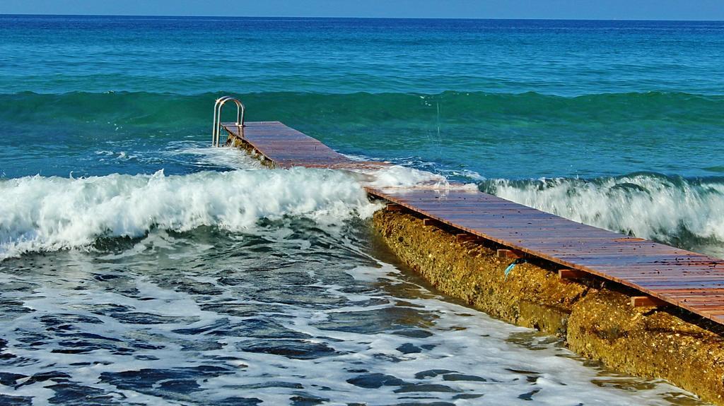 Tinos Beach Hotel Exterior foto